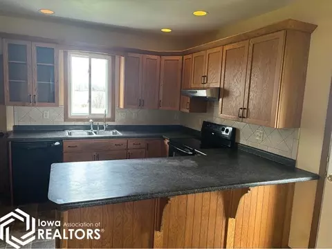 Kitchen - 2037 Ivanhoe Rd, Ely, IA 52227 photo 1 of 1