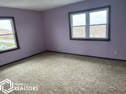 Bedroom - 2037 Ivanhoe Rd, Ely, IA 52227 photo 2 of 2