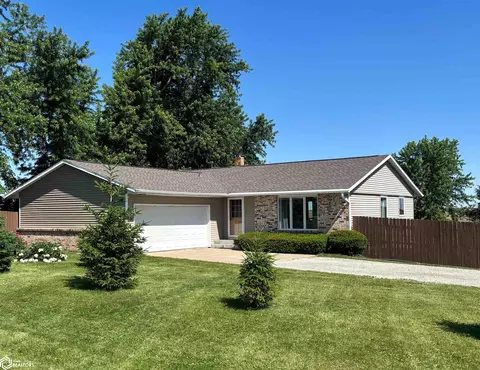 3798 60th St, Grinnell, IA 50112