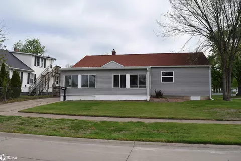 2301 Avenue E, Fort Madison, IA 52627
