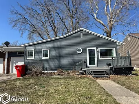 1605 Sparboe Ct, Webster City, IA 50595