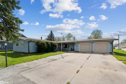 1403 Austin Pl, Marshalltown, IA 50158