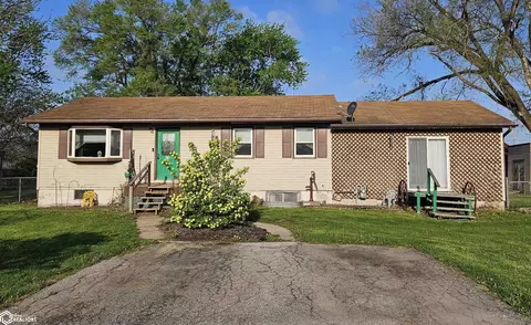 110 S 17th St, Fairfield, IA 52556