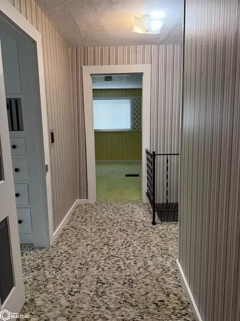 Entry Way - 400 16th St, Corning, IA 50841 photo 2 of 2