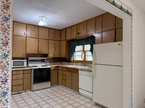 Kitchen - 400 16th St, Corning, IA 50841 photo 3 of 3