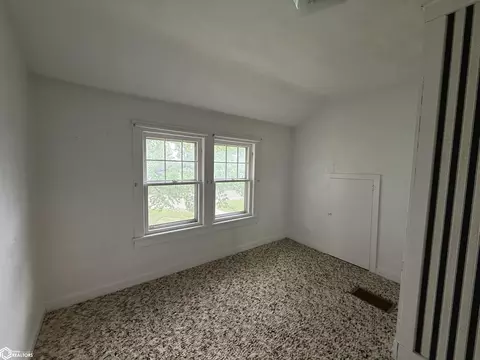 Bedroom - 400 16th St, Corning, IA 50841 photo 5 of 9
