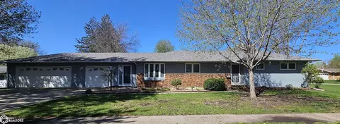 204 S Roan St, Algona, IA 50511