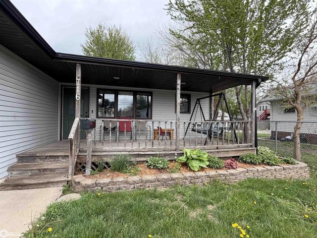716 S 5th Ave E, Newton, IA 50208