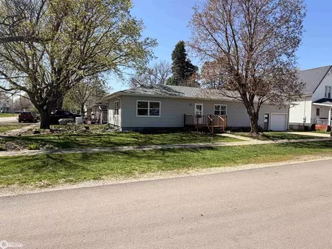 107 11th St S, Northwood, IA 50459