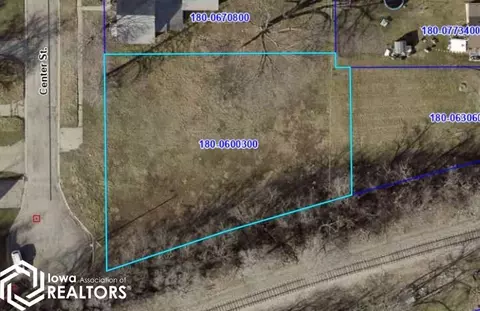 814 Center St, Grinnell, IA 50112