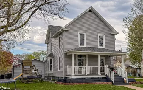 419 3rd St SW, Hampton, IA 50441