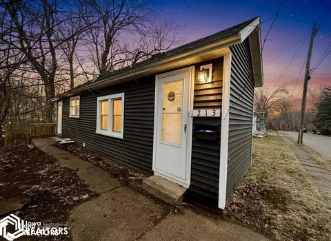 1213 Doemland St, Burlington, IA 52601