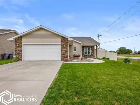 2304 S 19th St, Council Bluffs, IA 51501