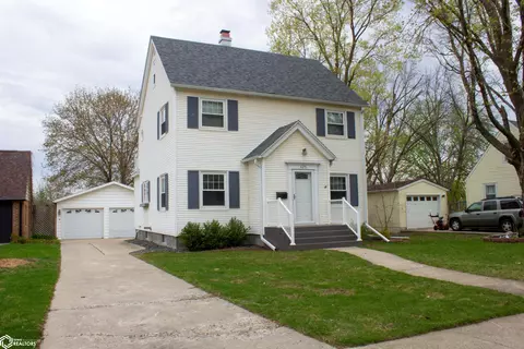 425 S 4th St, Forest City, IA 50436