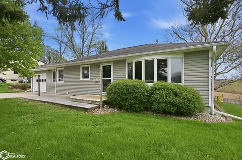 558 6th St, Charter Oak, IA 51439