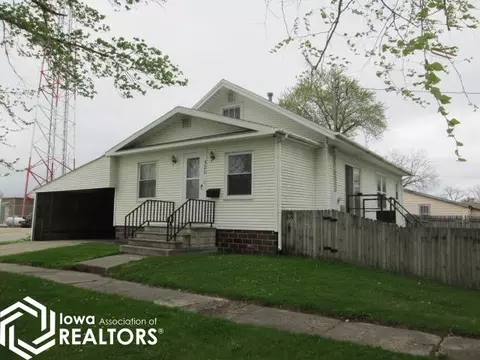 320 6th Ave SW, Clarion, IA 50525