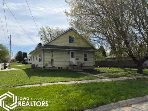 613 3rd Ave SW, Britt, IA 50423