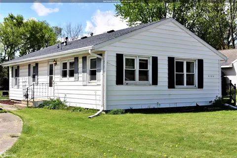 2109 Ellis Ave, Iowa Falls, IA 50126