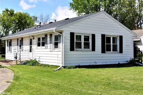 2109 Ellis Ave, Iowa Falls, IA 50126
