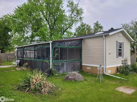 102 S L St, Keswick, IA 50136