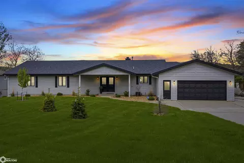 1037 Diamond Trail Rd, Montezuma, IA 50171