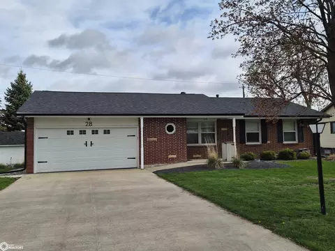 28 Spruce Dr, Eagle Grove, IA 50533