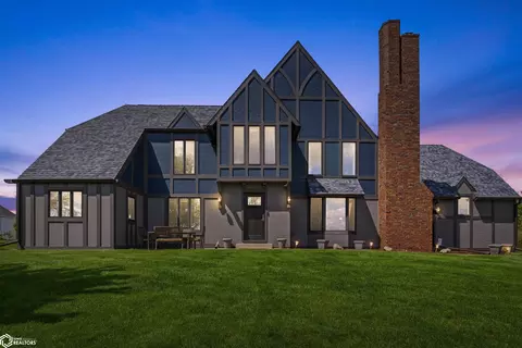 1405 Fairway Dr, Marshalltown, IA 50158