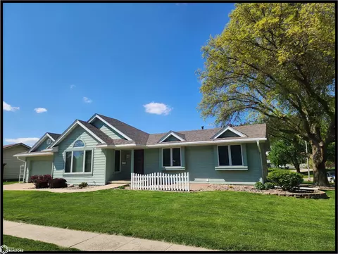 910 Linda Dr, Atlantic, IA 50022