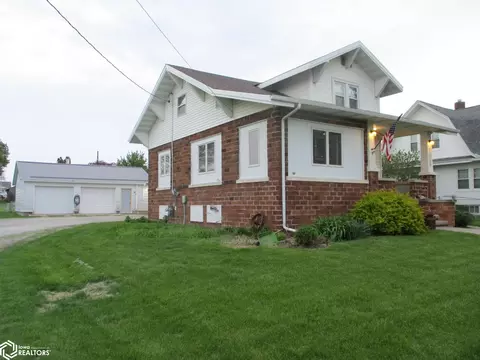 1003 Clark St, Dysart, IA 52224