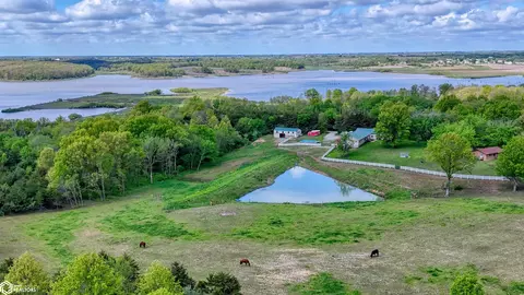 10674 112th Ave, Melrose, IA 52569