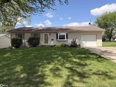 703 E 12th St, Carroll, IA 51401