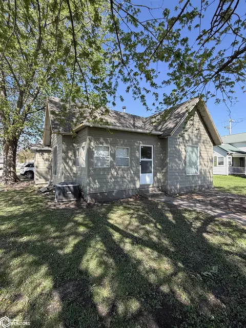 207 N Elm St, New Sharon, IA 50207