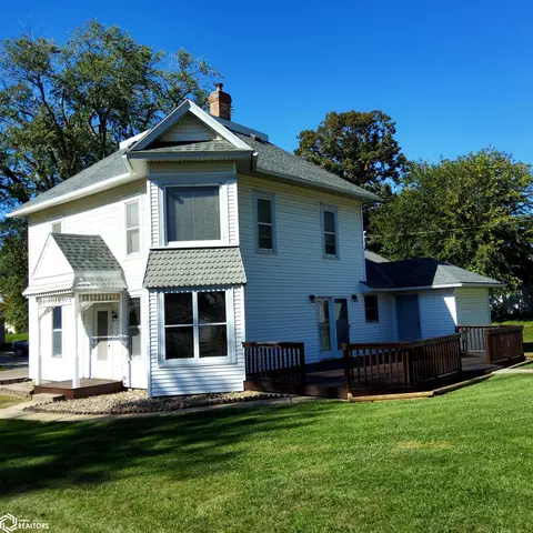 500 Pleasant St, Walnut, IA 51577