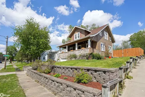 306 E 13th St N, Newton, IA 50208