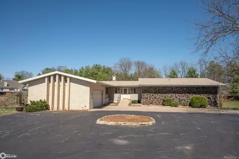 905 Leclaire St, Warsaw, IL 62379