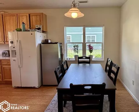 Dining - 50 E Golden Ln, Fairfield, IA 52556 photo 1 of 1