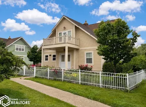 Exterior - 50 E Golden Ln, Fairfield, IA 52556 photo 2 of 4