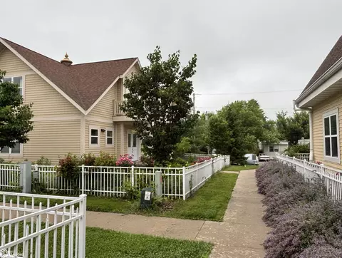 Exterior - 50 E Golden Ln, Fairfield, IA 52556 photo 3 of 5