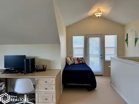 Bedroom - 50 E Golden Ln, Fairfield, IA 52556 photo 3 of 5