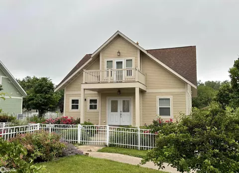 50 E Golden Ln, Fairfield, IA 52556