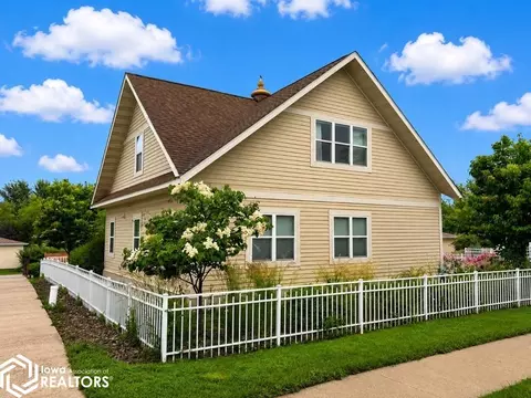 Exterior - 50 E Golden Ln, Fairfield, IA 52556 photo 3 of 4
