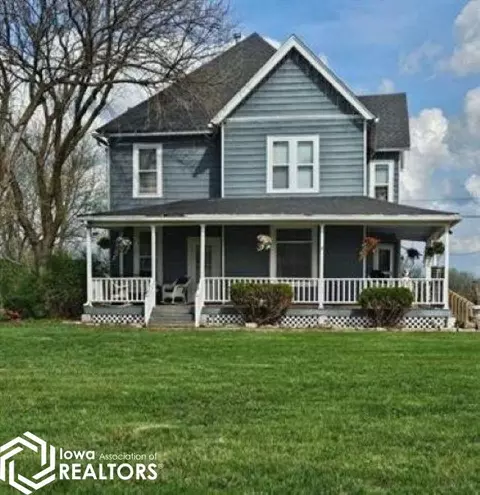 714 S 4th St, Chariton, IA 50049