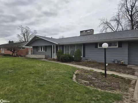 1205 S 15th Ave W, Newton, IA 50208