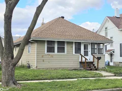 322 8th St NW, Mason City, IA 50401