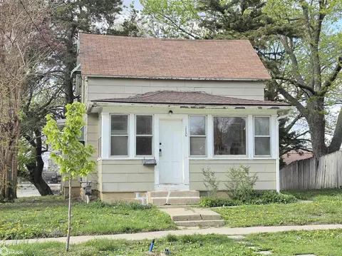 110 12th St SE, Mason City, IA 50401