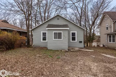 307 Prospect St, Iowa Falls, IA 50126