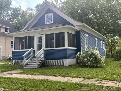 702 S 3rd St, Fairfield, IA 52556