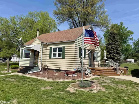 8 E South St, Marshalltown, IA 50158