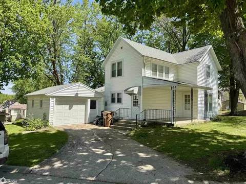 113 E Division St, Audubon, IA 50025