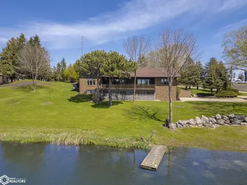 11642 Indigo Ave, Clear Lake, IA 50428
